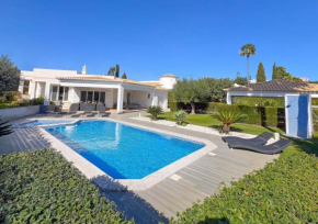 Beautiful 4-Bedroom Villa with Garden and Pool